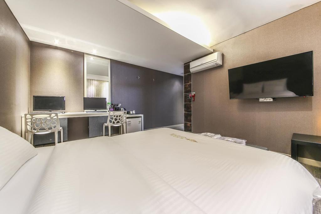 Richi Hotel Сувон Екстериор снимка