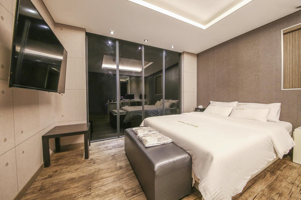 Richi Hotel Сувон Екстериор снимка